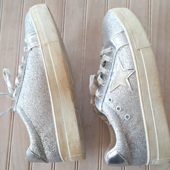 Mia Kids Lace-Up Fun Sparkle Glittery Silver Metallic Sneakers - Picture 9 of 10